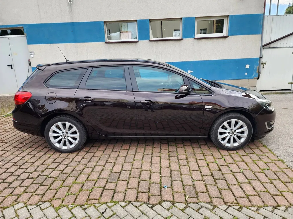 Zdjęcie: 2013 Opel Astra