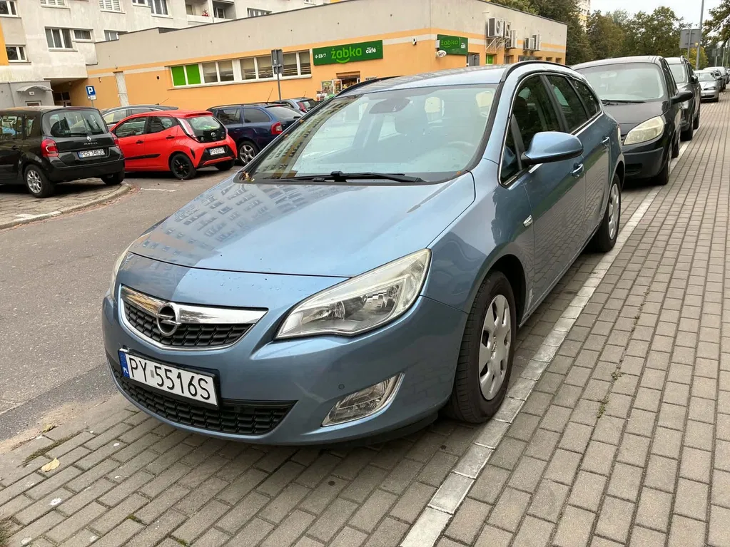 Zdjęcie: 2011 Opel Astra