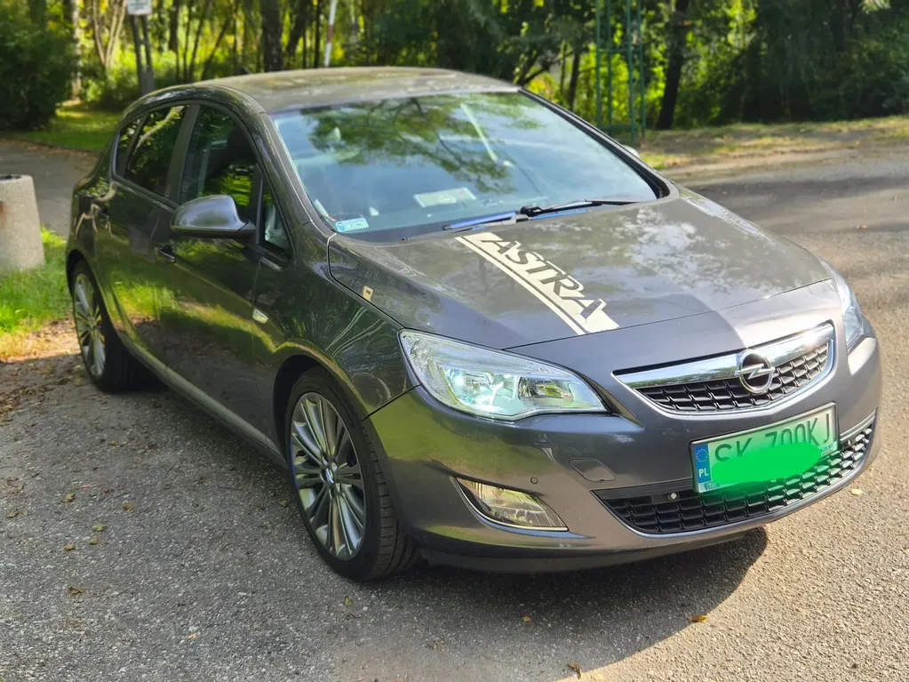 Zdjęcie: 2012 Opel Astra