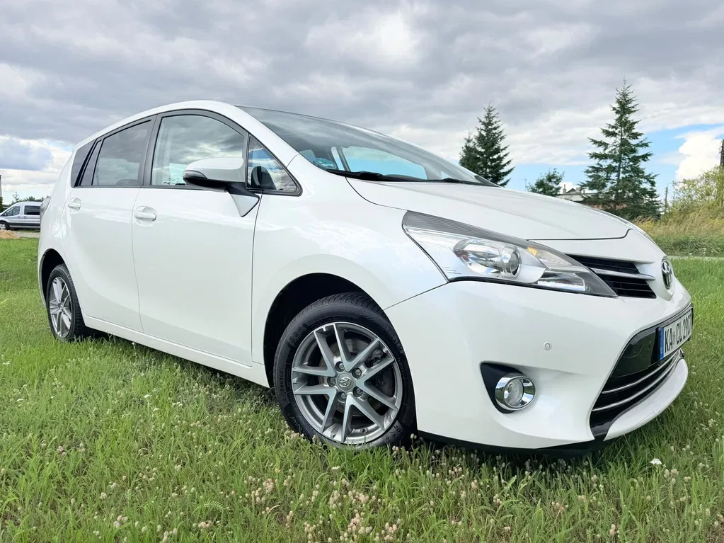 Zdjęcie: 2016 Toyota Verso