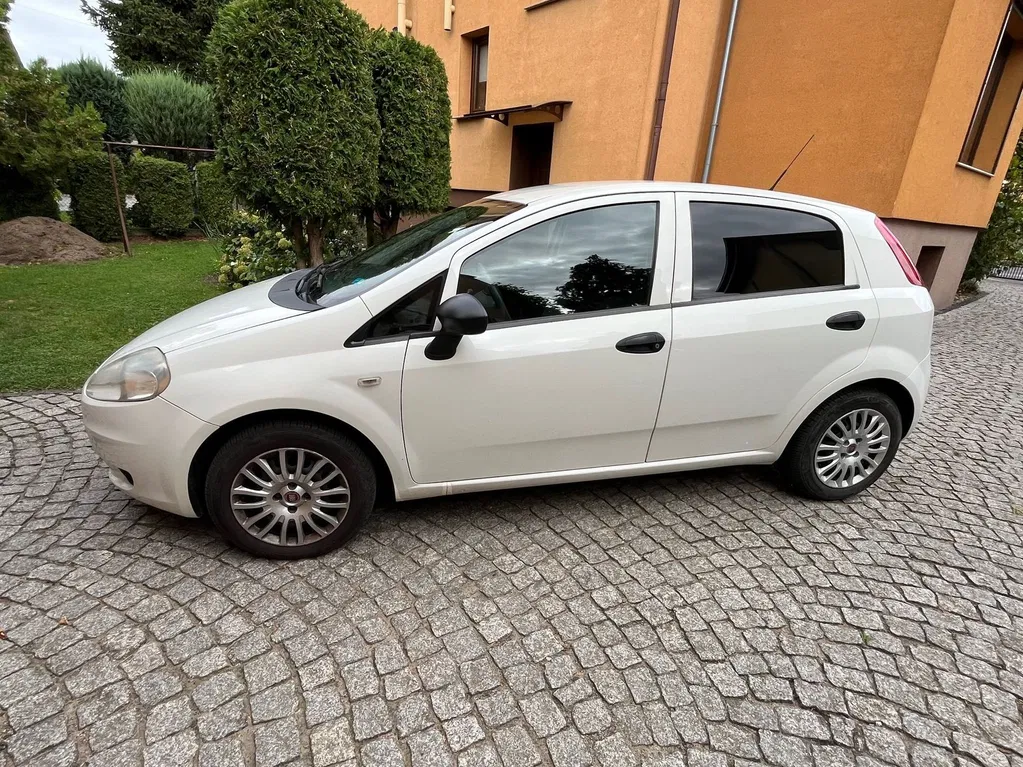 Zdjęcie: 2010 Fiat Grande Punto