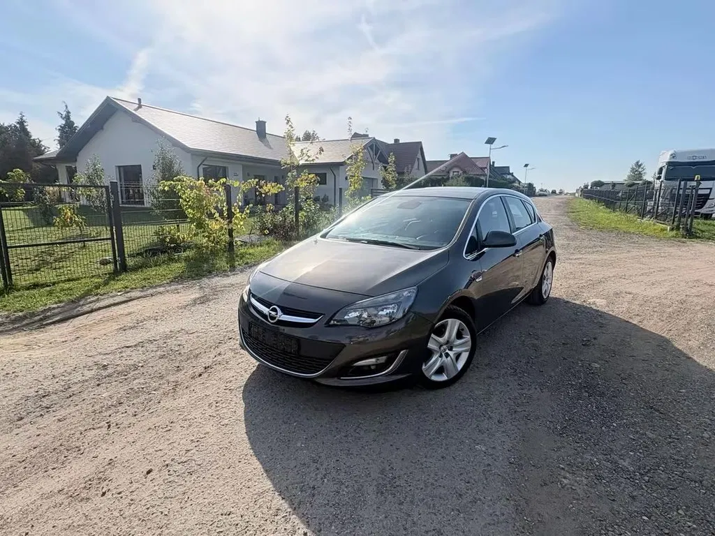 Zdjęcie: 2013 Opel Astra