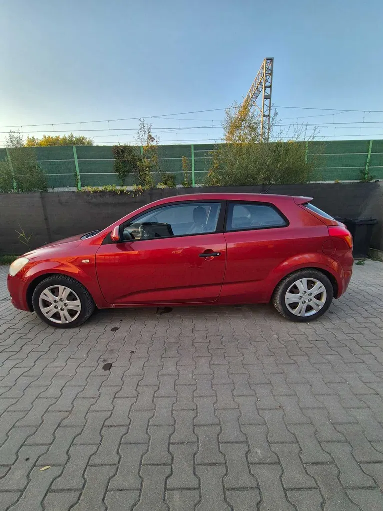 Zdjęcie: 2008 Kia Pro_Cee'd