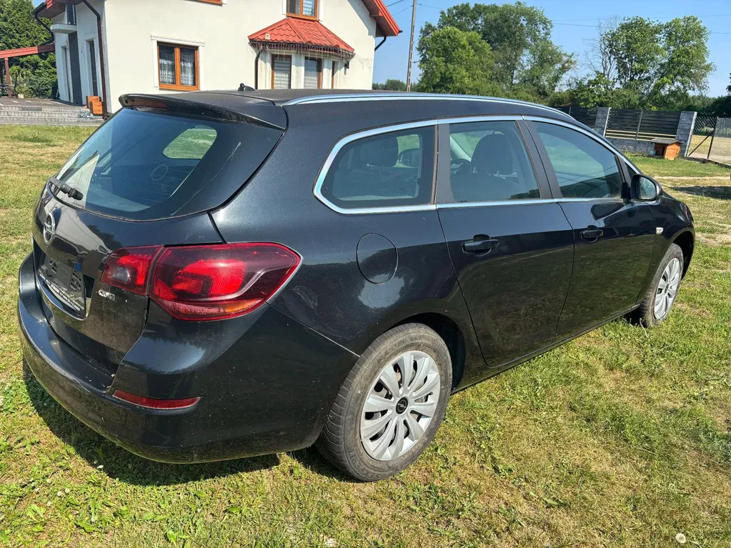 Zdjęcie: 2012 Opel Astra