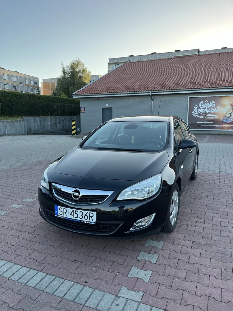 Zdjęcie: 2010 Opel Astra
