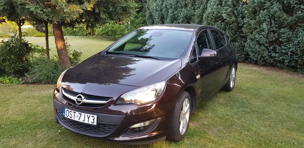 Zdjęcie: 2014 Opel Astra