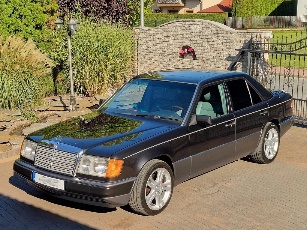 Zdjęcie: 1993 Mercedes-Benz E Klasa