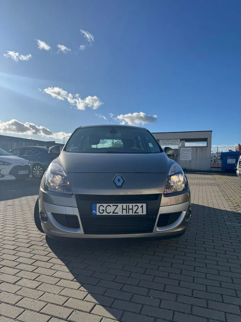 Zdjęcie: 2010 Renault Scenic