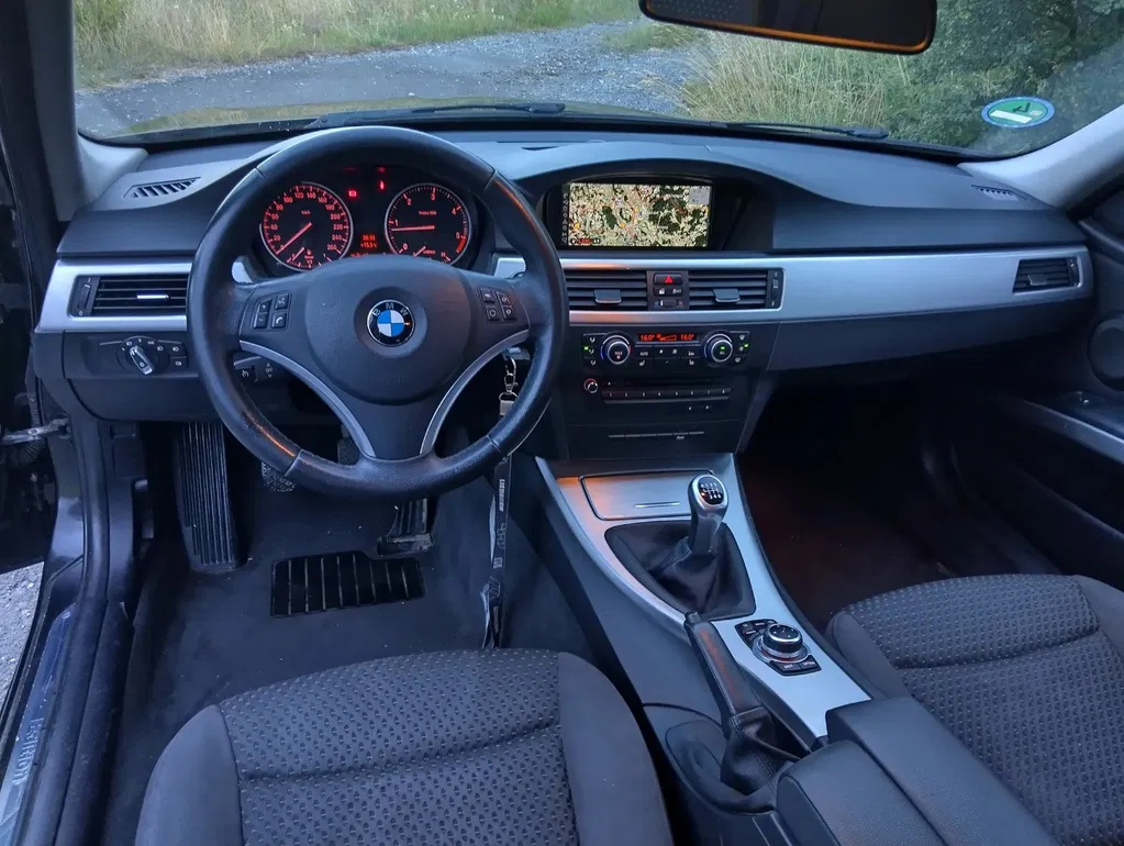 Zdjęcie: 2011 BMW Seria 3