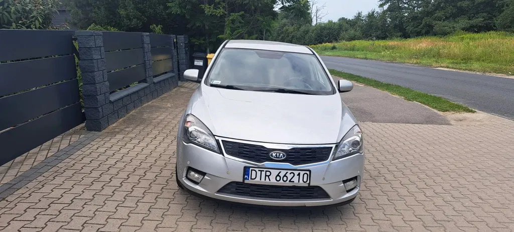 Zdjęcie: 2010 Kia Cee'd