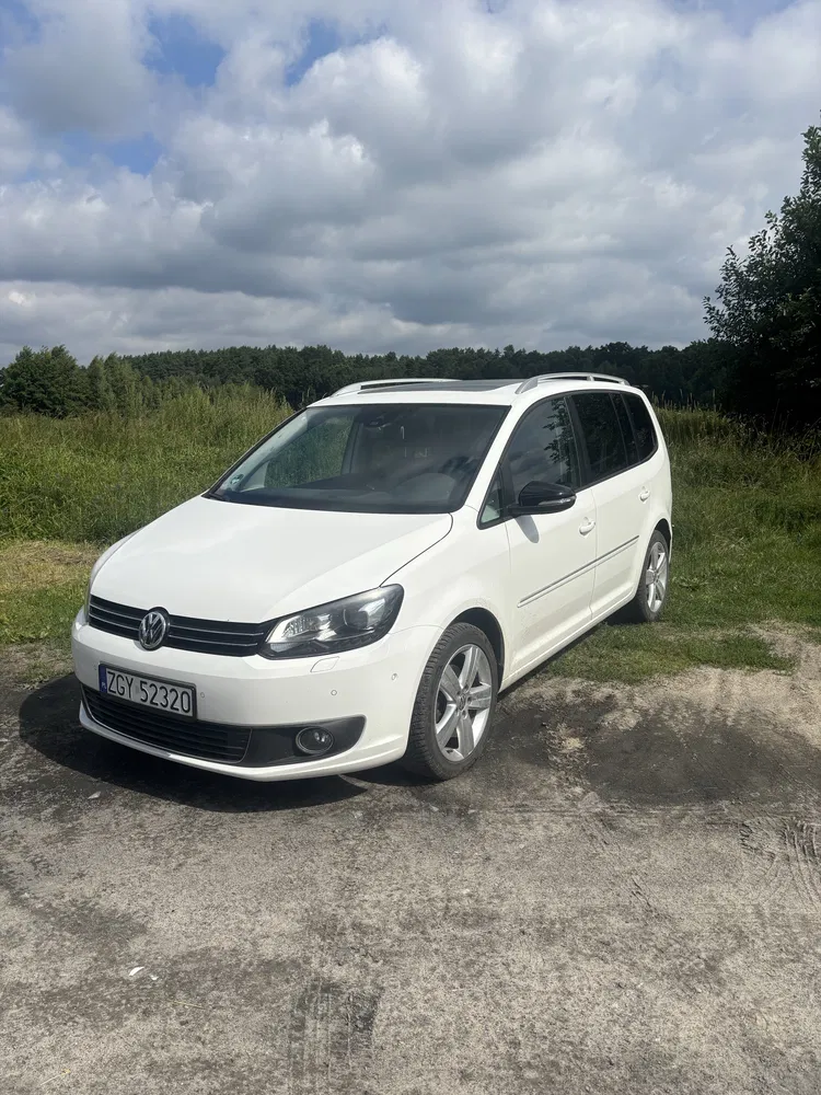 Zdjęcie: 2011 Volkswagen Touran