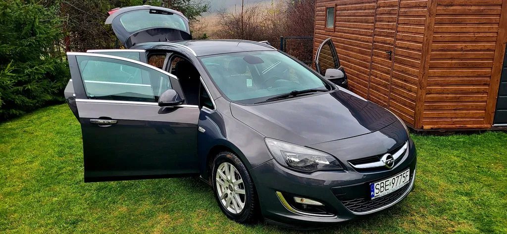 Zdjęcie: 2013 Opel Astra