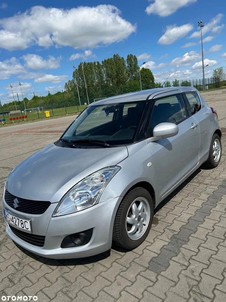 Zdjęcie: 2011 Suzuki Swift