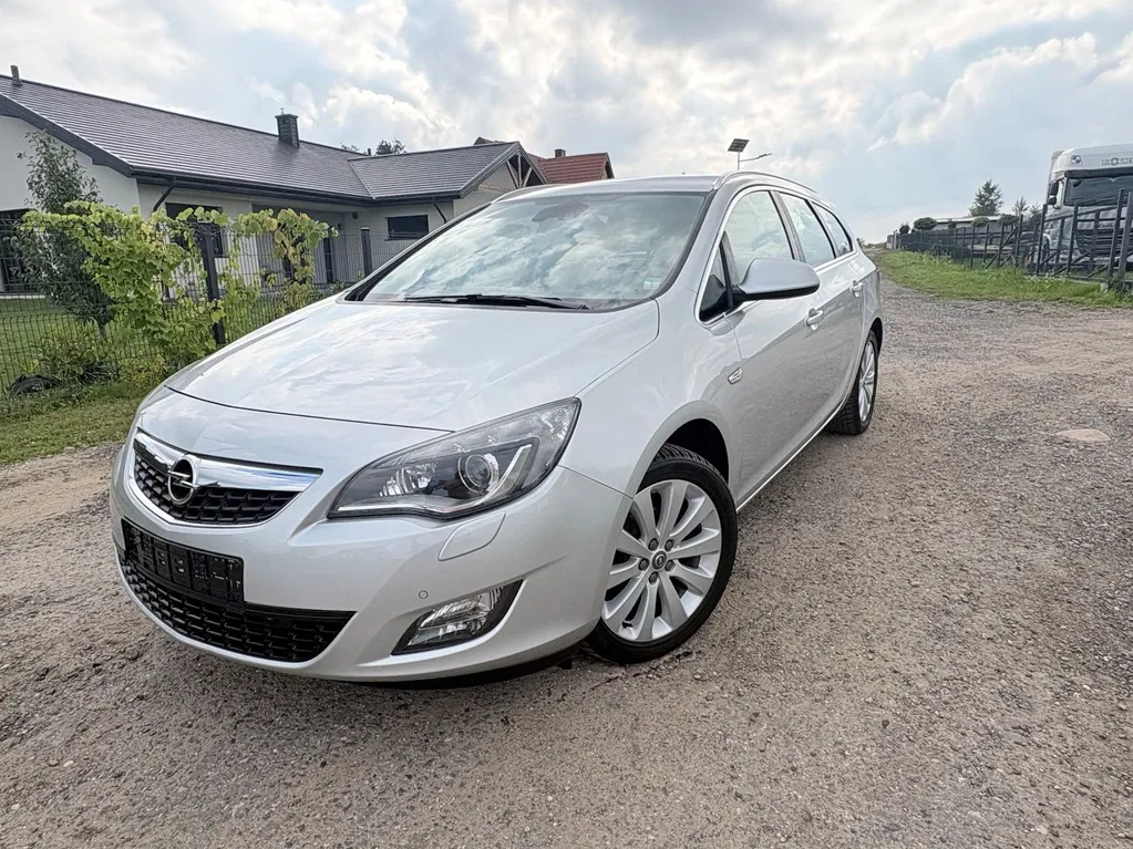 Zdjęcie: 2012 Opel Astra